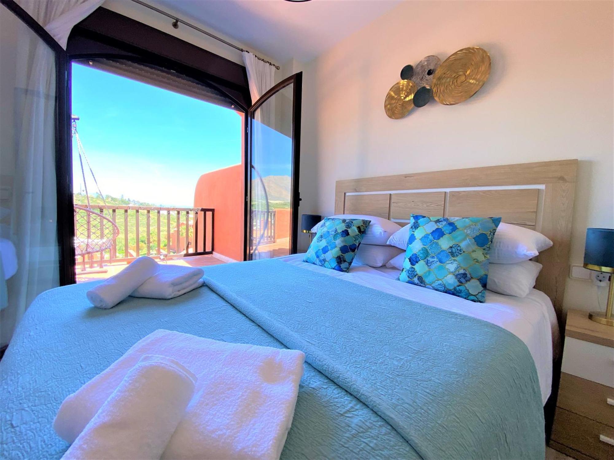 Sea View Penthouse Apartment With Hot Tub - Casa Bella Vista, Buenas Noches , Estepona Exterior foto